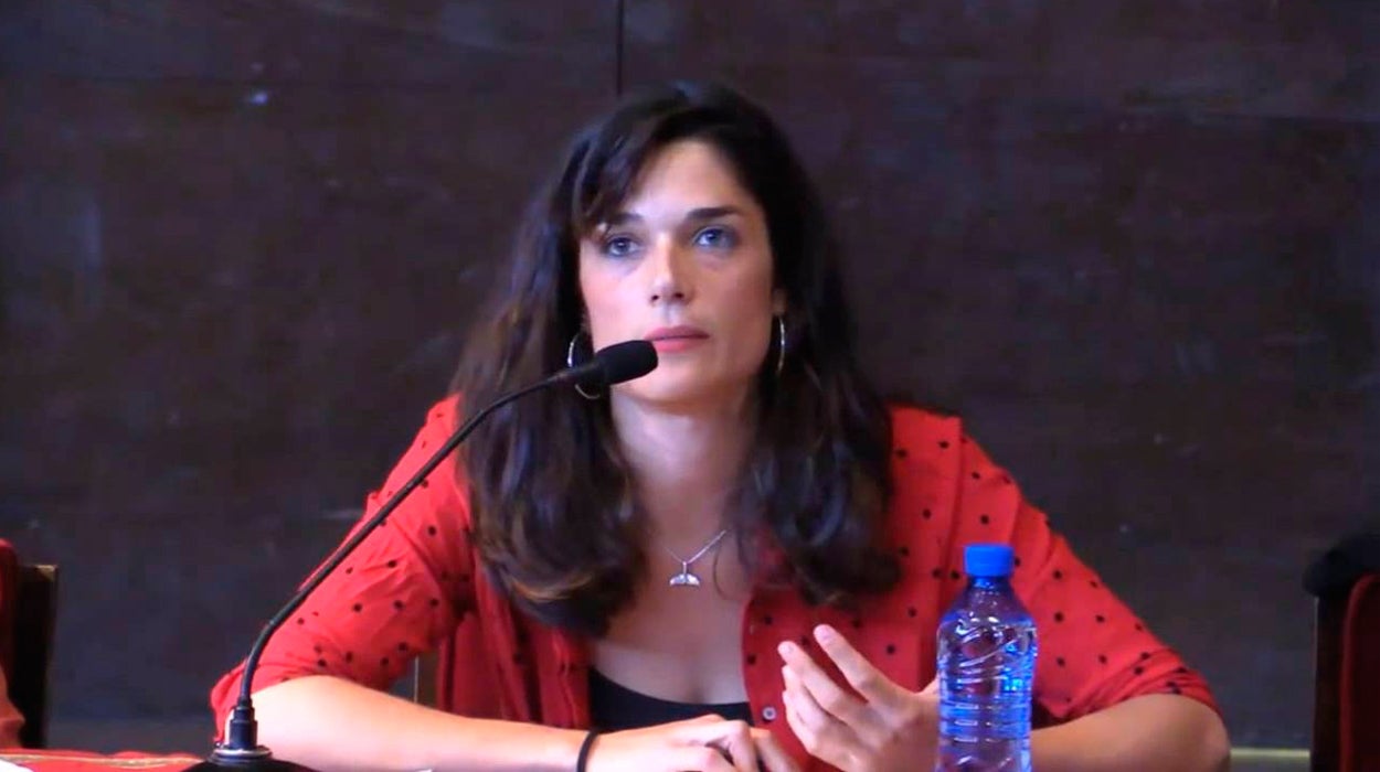 Clara Serra (Podemos): "La fantasía de violación y de sexo con violencia es un deseo femenino" Clara Serra (Podemos): "La fantasía de violación y de sexo con violencia es un deseo femenino"