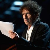 Bob Dylan lee un discurso