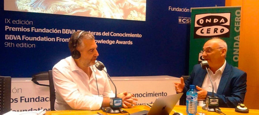 El investigador ilicitano Francisco Martínez Mojica durante una entrevista con Carlos Alsina El investigador ilicitano Francisco Martínez Mojica durante una entrevista con Carlos Alsina