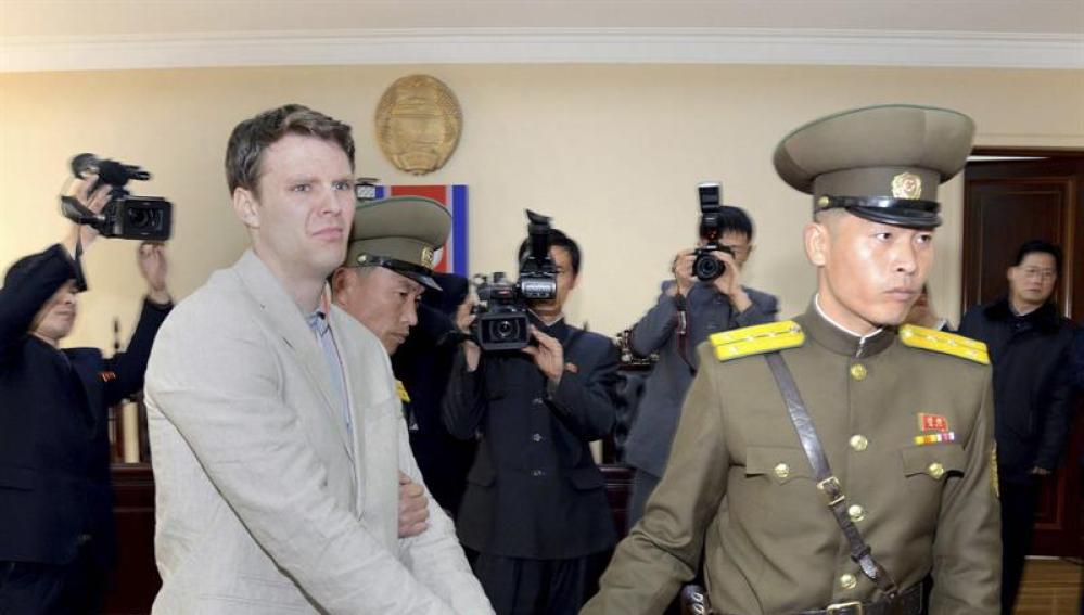 Otto Frederick Warmbier durante su juicio en Corea del Norte