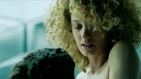 Mónica y Denver, pasión en la cámara acorazada Mónica y Denver, pasión en la cámara acorazada