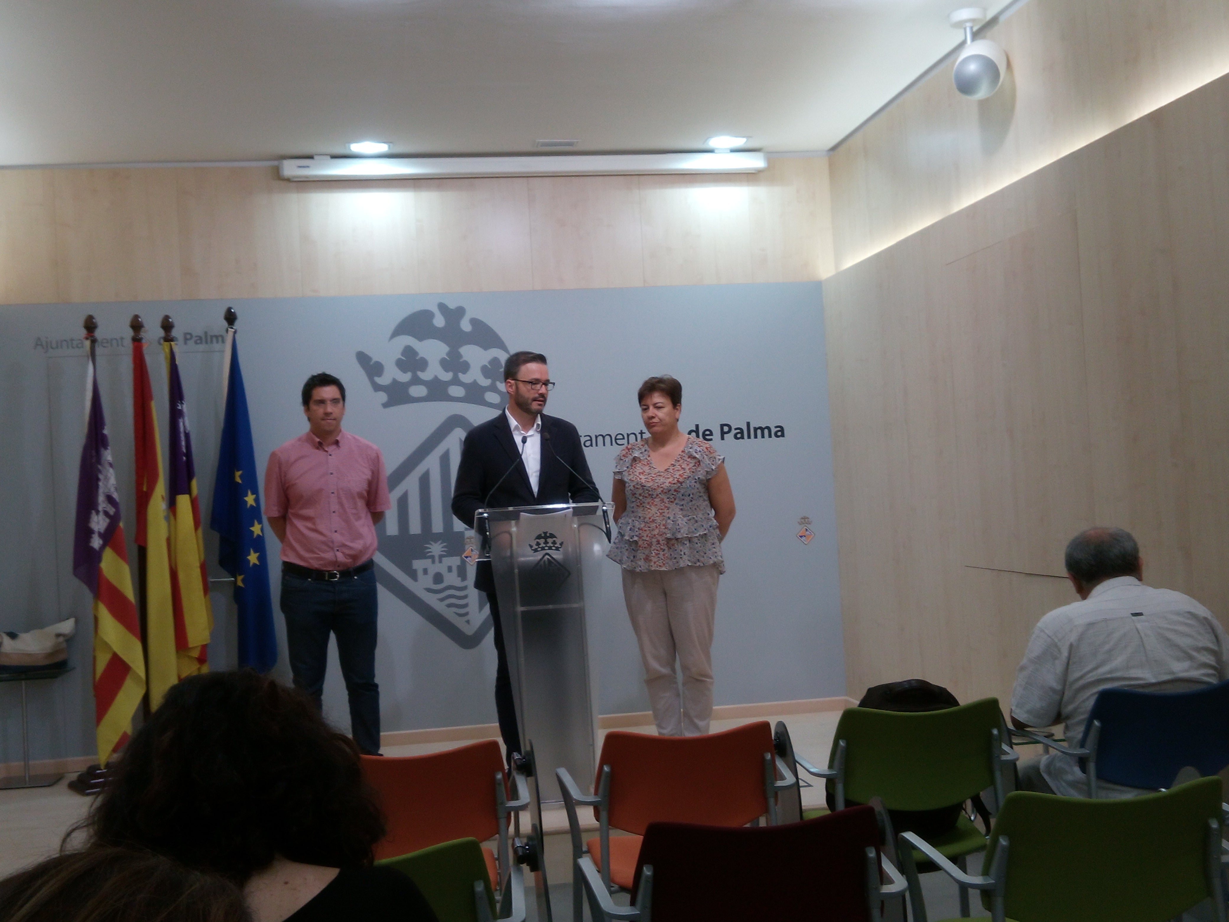 El Ayuntamiento de Palma pintará 12 colegios y mejorará 5 patios este verano El Ayuntamiento de Palma pintará 12 colegios y mejorará 5 patios este verano