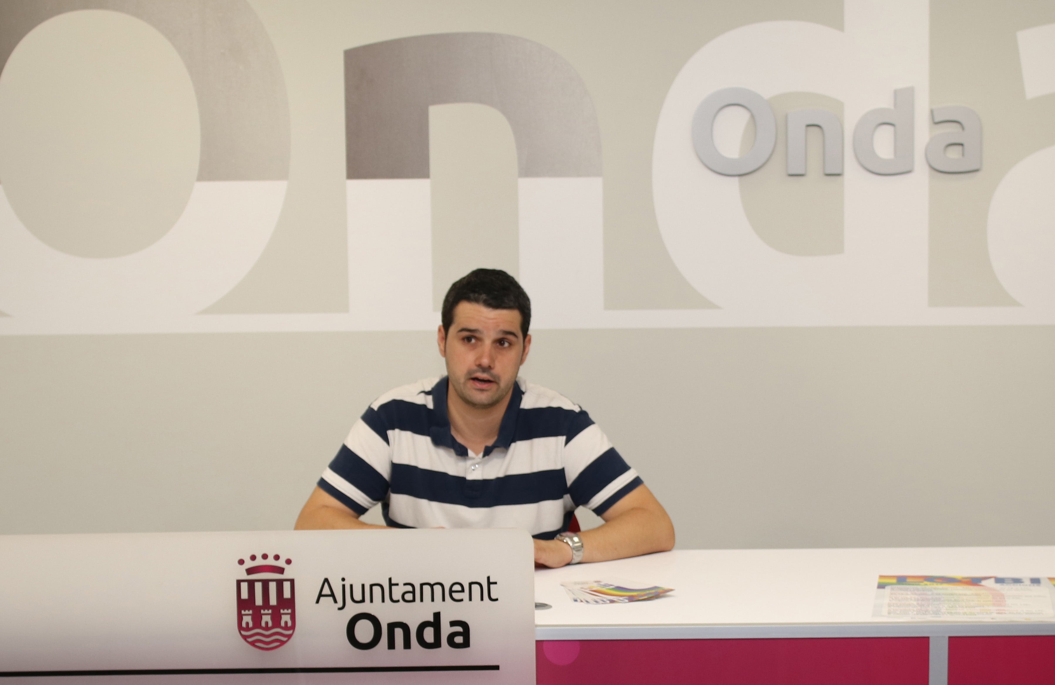 El Ayuntamiento de Onda presenta la programación de las jornadas LGTBI El Ayuntamiento de Onda presenta la programación de las jornadas LGTBI