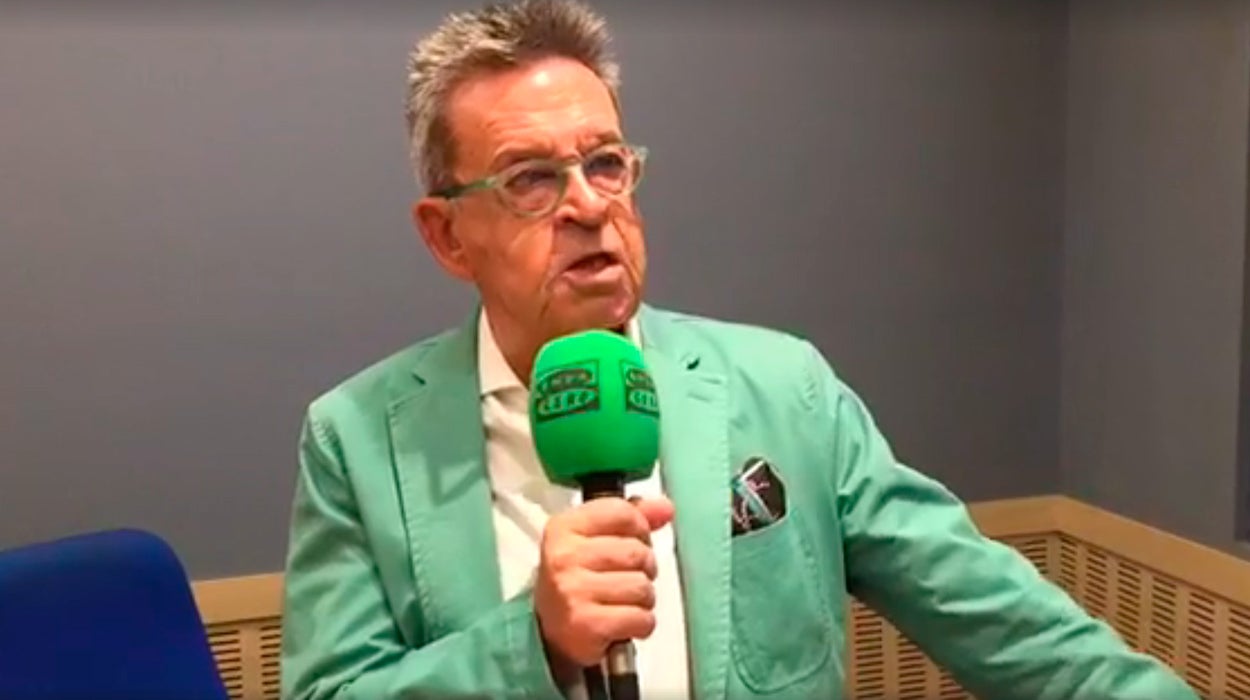 Josemi: "La dignidad no está en ir en mangas de camisa en visitar al Rey, sino en ir correctamente vestido en cada momento" Josemi: "La dignidad no está en ir en mangas de camisa en visitar al Rey, sino en ir correctamente vestido en cada momento"