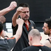 Pedro Martínez, en un entrenamiento de Valencia Basket Pedro Martínez, en un entrenamiento de Valencia Basket