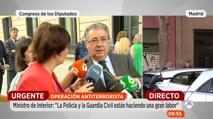 Zoido felicita a la Guardia Civil por su "gran labor" en la detención de tres yihadistas en Madrid Zoido felicita a la Guardia Civil por su "gran labor" en la detención de tres yihadistas en Madrid