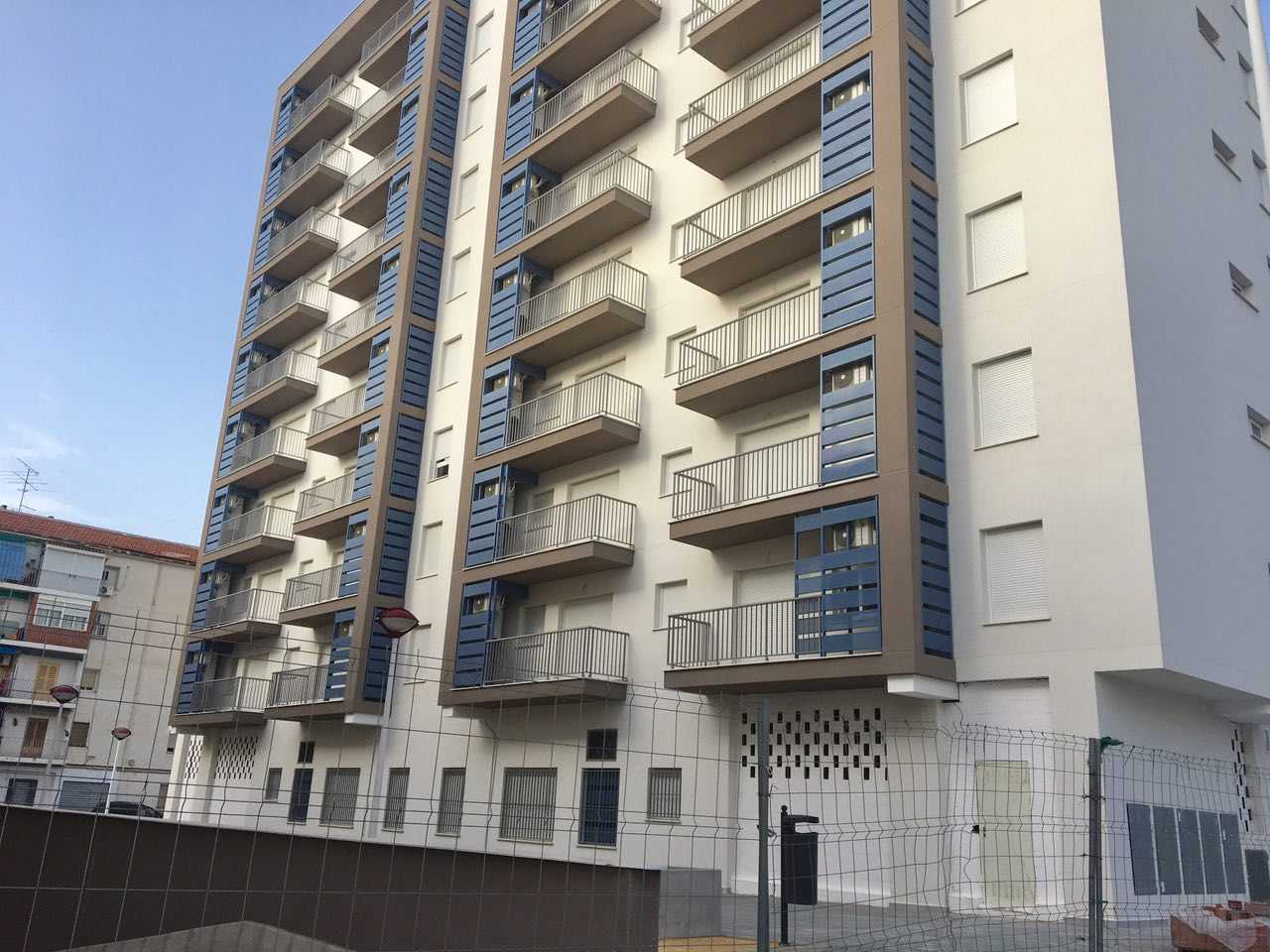 Podemos pide al Consell que priorice la adquisición de viviendas en San Anton a familias residentes en el barrio de Elche Podemos pide al Consell que priorice la adquisición de viviendas en San Anton a familias residentes en el barrio de Elche