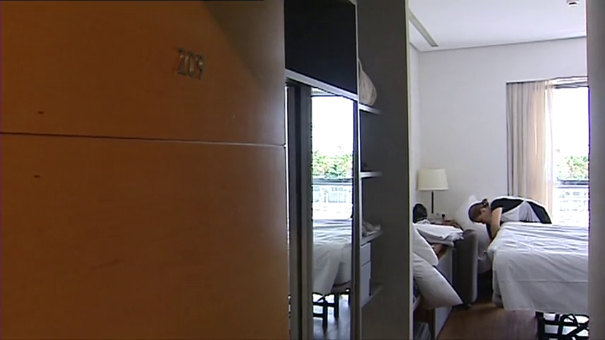 Les dones tenen més dificultat per accedir a llocs de treball dignes Les dones tenen més dificultat per accedir a llocs de treball dignes