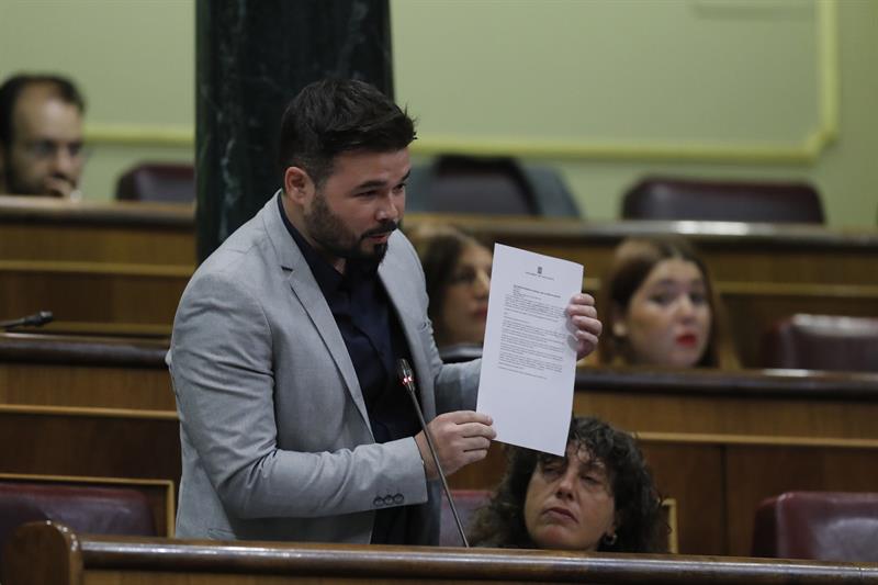 Rufián tacha de "miserable" e "irresponsable" a Zoido y se niega a retirar sus palabras Rufián tacha de "miserable" e "irresponsable" a Zoido y se niega a retirar sus palabras