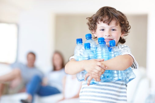 Los motivos por lo que no debes rellenar una botella de plástico Los motivos por lo que no debes rellenar una botella de plástico