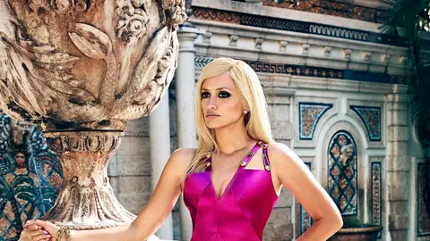 Penélope Cruz como Donatella Versace Penélope Cruz como Donatella Versace