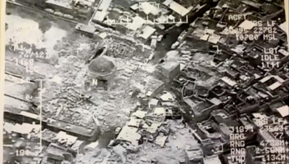 Imágenes de la mezquita de Mosul destruida