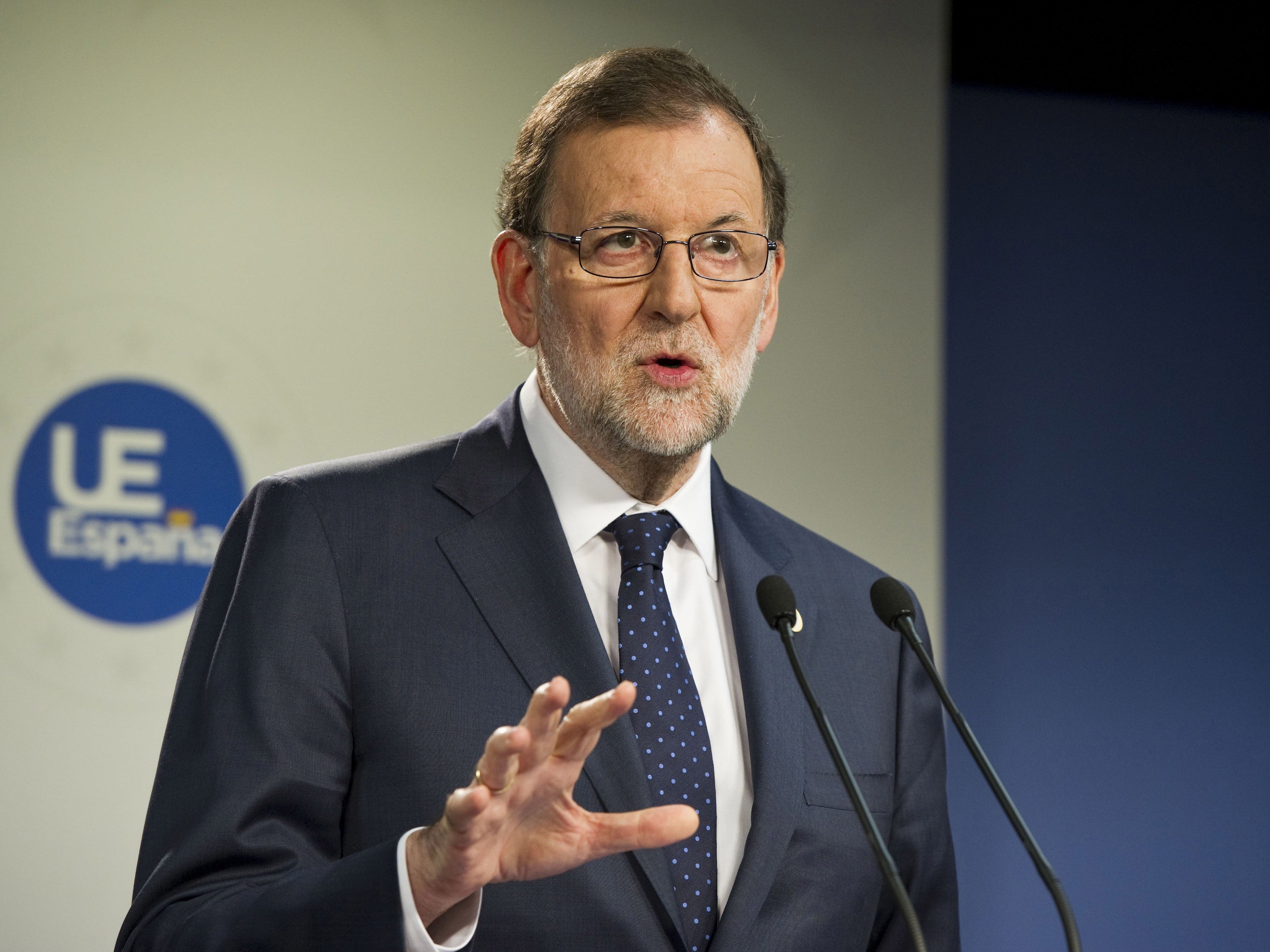 Rajoy garantiza "todos los medios necesarios" para controlar el incendio de Moguer Rajoy garantiza "todos los medios necesarios" para controlar el incendio de Moguer