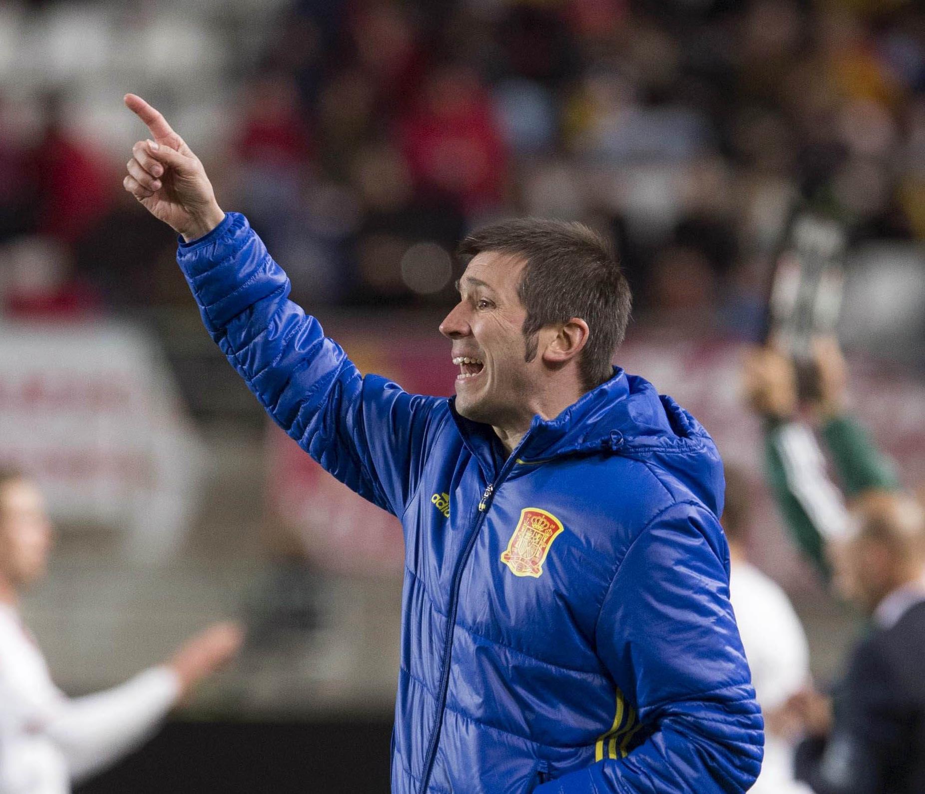 Albert Celades: "Tenemos mucha suerte de poder seleccionar a estos jugadores" Albert Celades: "Tenemos mucha suerte de poder seleccionar a estos jugadores"