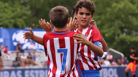 Los jugadores del Atlético celebran uno de sus tantos en LaLiga Promises Los jugadores del Atlético celebran uno de sus tantos en LaLiga Promises
