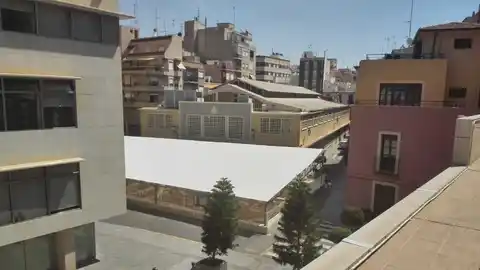 Vista de la fachada principal del Mercado Central de Elche desde la terraza del ayuntamiento del municipio. Mercado Central Elche