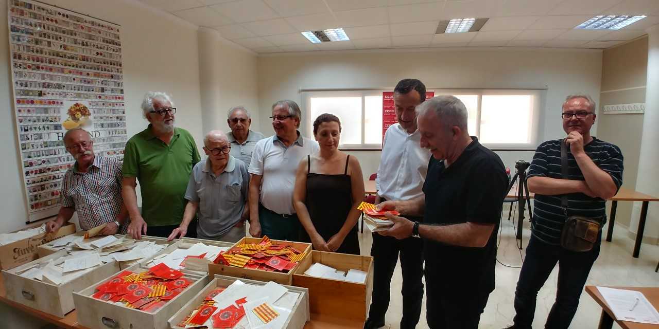 CCOO entrega a la Cátedra Pedro Ibarra de la UMH 15.00 fichas de afiliación CCOO entrega a la Cátedra Pedro Ibarra de la UMH 15.00 fichas de afiliación