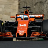 Fernando Alonso, en su coche Fernando Alonso, en su coche