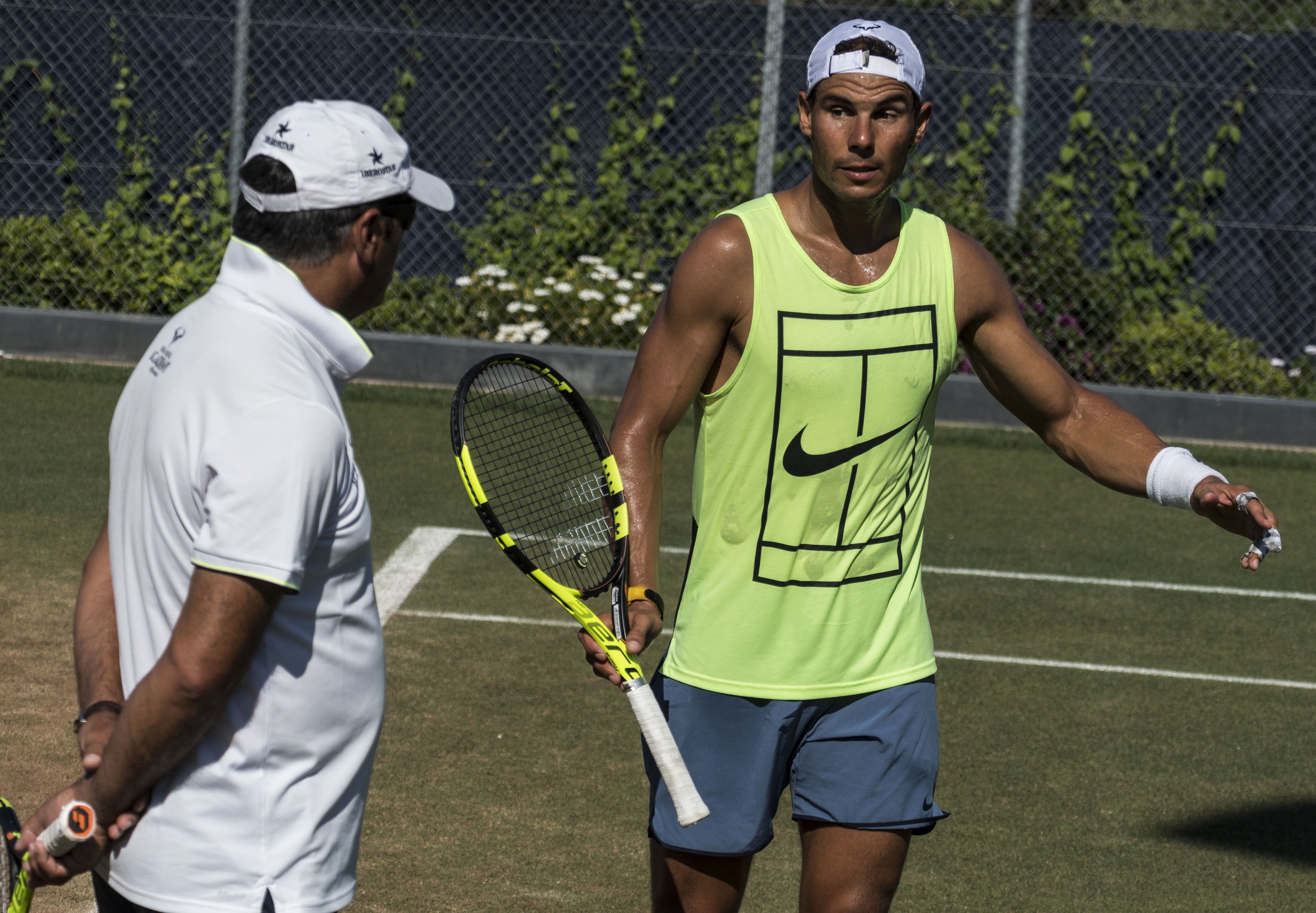 Toni Nadal: "En hierba, los partidos cuestan y aunque vayas con buenas sensaciones dependes mucho del sorteo" Toni Nadal: "En hierba, los partidos cuestan y aunque vayas con buenas sensaciones dependes mucho del sorteo"