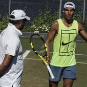 Toni Nadal observa a Rafa en un entrenamiento en Mallorca Toni Nadal observa a Rafa en un entrenamiento en Mallorca