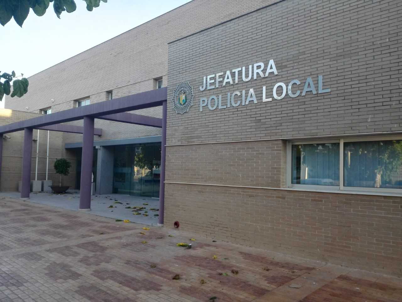 Instruyen diligencias judiciales en Santa Pola contra un hombre por dejar a su hija menor en un coche mientras él salía en una zona de ocio Instruyen diligencias judiciales en Santa Pola contra un hombre por dejar a su hija menor en un coche mientras él salía en una zona de ocio
