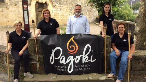 D&iacute;a de San Pedro en Ir&uacute;n. Antorcheras.