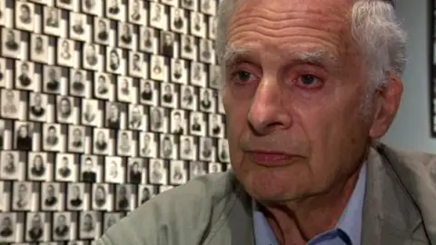 Steven Frank, superviviente del Holocausto Steven Frank, superviviente del Holocausto