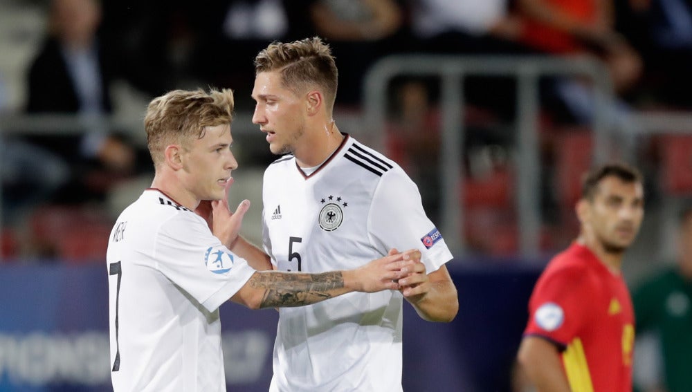 Los jugadores alemanes celebran el 1-0 ante España