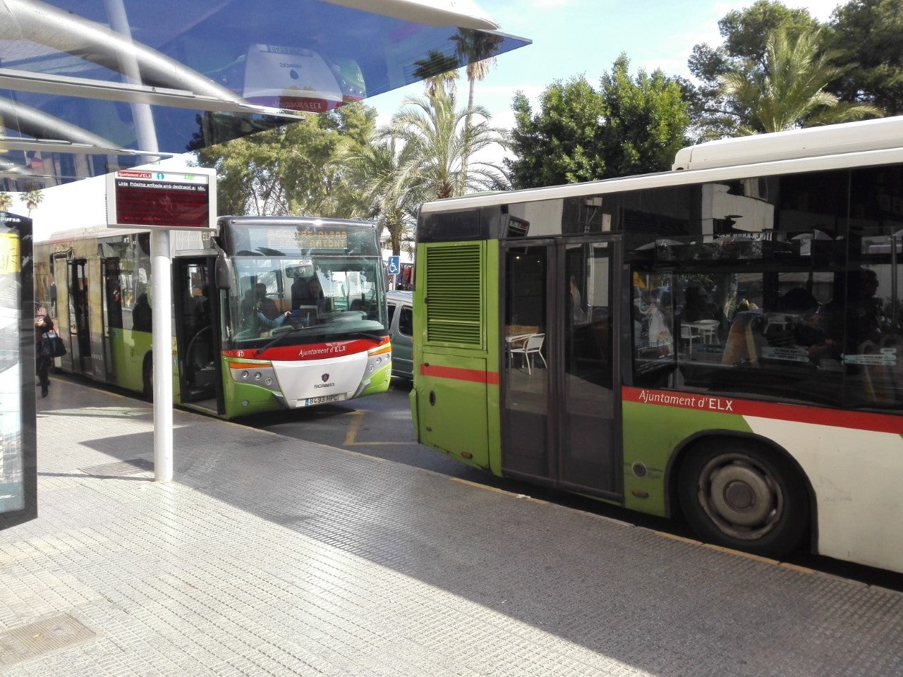 El Ayuntamiento de Elche refuerza el autobús nocturno en la recta final de la Semana Santa El Ayuntamiento de Elche refuerza el autobús nocturno en la recta final de la Semana Santa