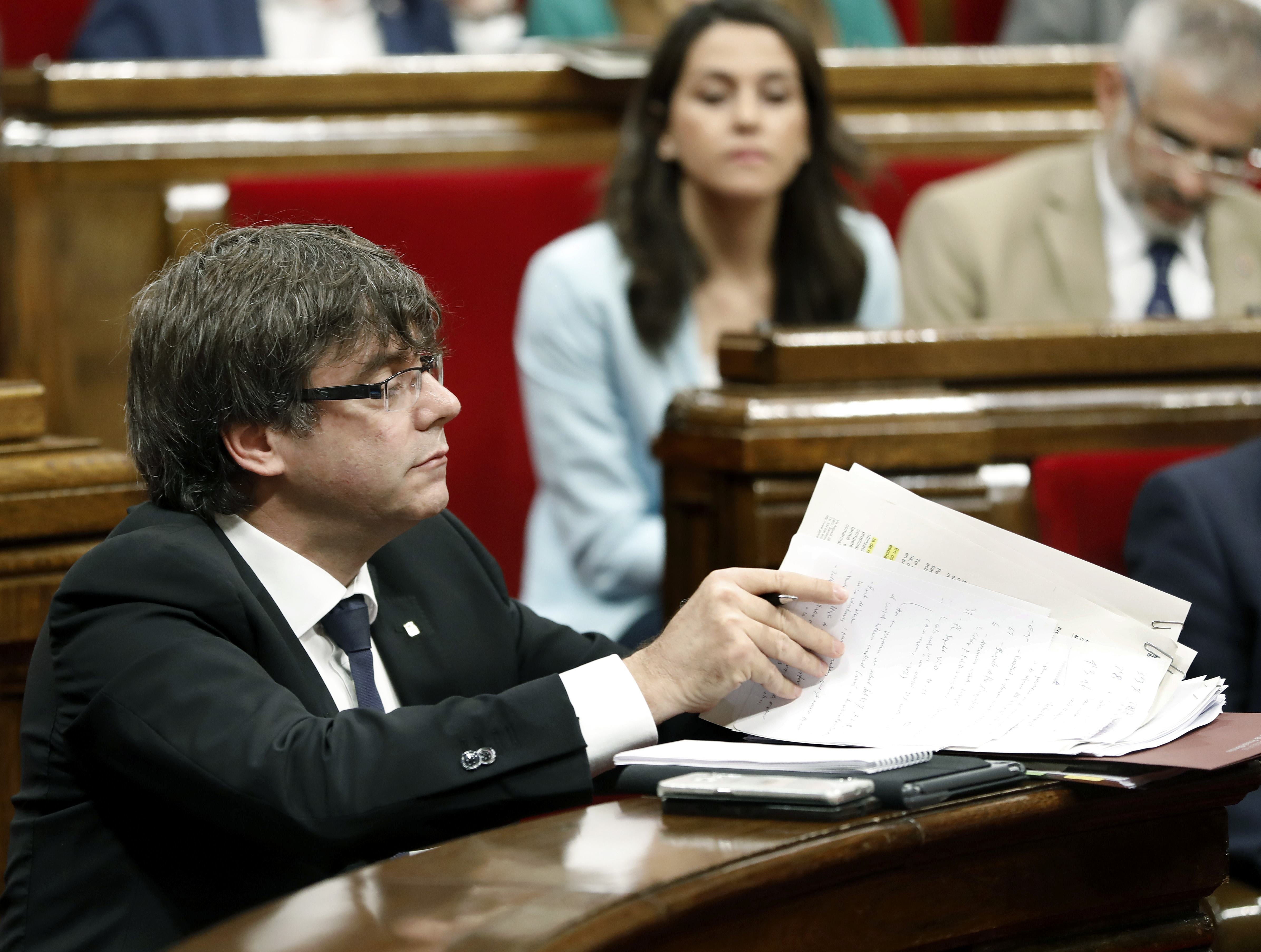 Puigdemont asegura que no aceptará que el TC le inhabilite por el referéndum Puigdemont asegura que no aceptará que el TC le inhabilite por el referéndum