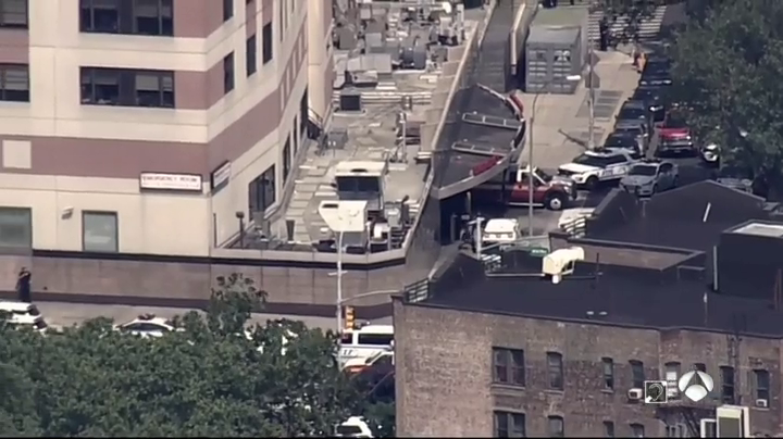 Un médico mata a una doctora y causa varios heridos en un hospital de Nueva York antes de suicidarse Un médico mata a una doctora y causa varios heridos en un hospital de Nueva York antes de suicidarse
