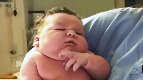 Waylon pes&oacute; siete kilos al nacer