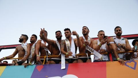 Fiesta y m&uacute;sica hasta el amanecer en el Orgullo Gay