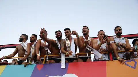 Fiesta y música hasta el amanecer en el Orgullo Gay Fiesta y música hasta el amanecer en el Orgullo Gay