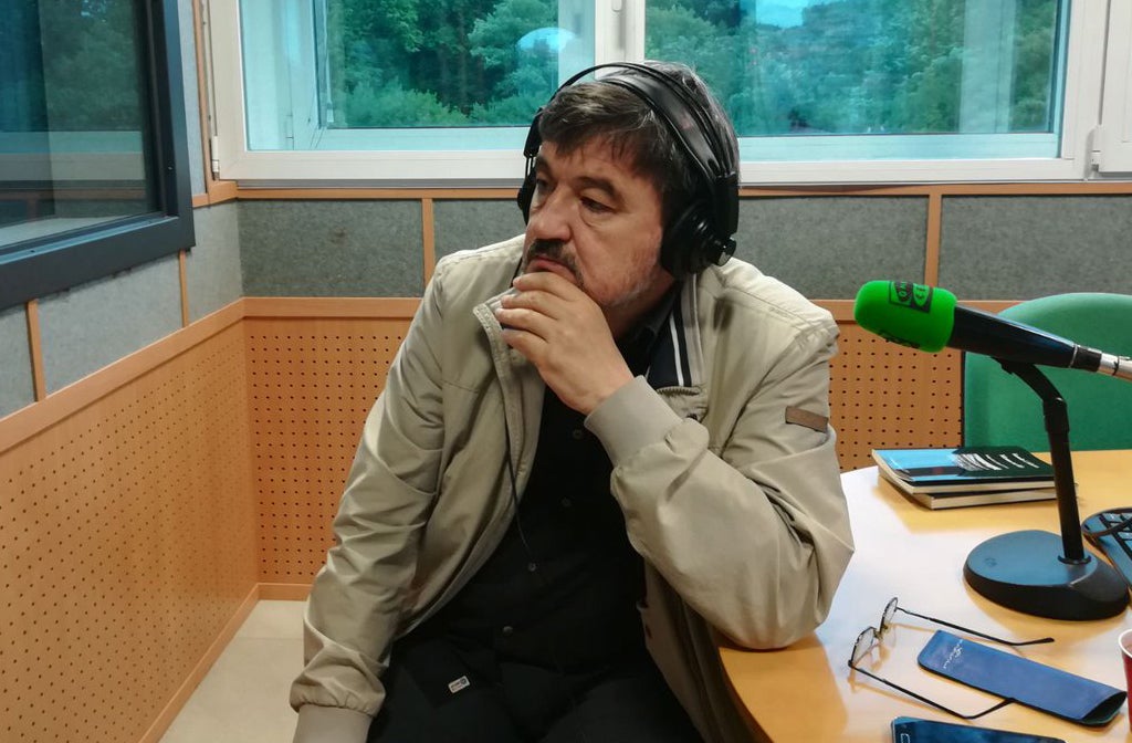 Karmelo Iribarren: "Nunca he sido un poeta maldito, pero sí he estado al margen de los circuitos habituales" Karmelo Iribarren: "Nunca he sido un poeta maldito, pero sí he estado al margen de los circuitos habituales"