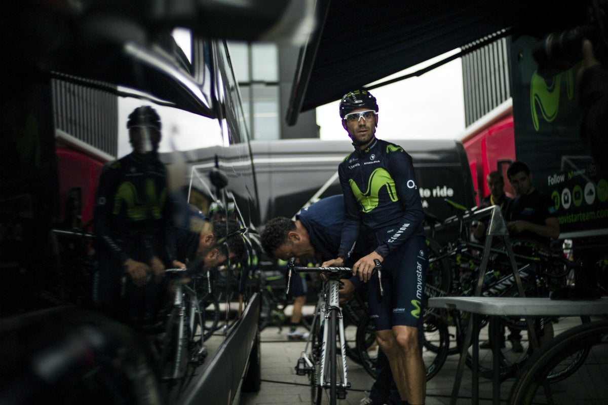Alejandro Valverde: "Cuando me fijé en la rótula pensé que se había acabado todo" Alejandro Valverde: "Cuando me fijé en la rótula pensé que se había acabado todo"