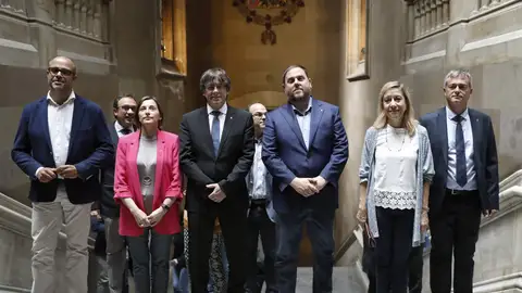 El president de la Generalitat junto a los miembros de su gobierno El president de la Generalitat junto a los miembros de su gobierno