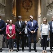 El president de la Generalitat junto a los miembros de su gobierno