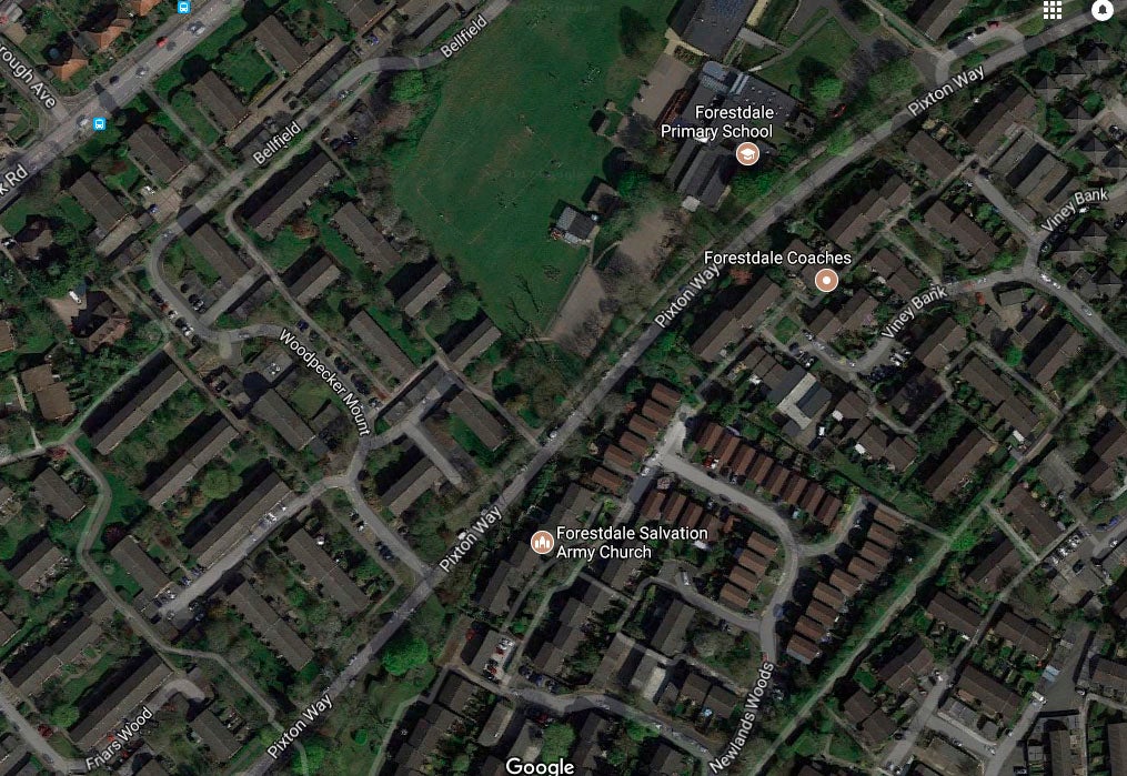Muere una joven y otras seis personas resultan heridas al ser embestidos por un vehículo en Londres Muere una joven y otras seis personas resultan heridas al ser embestidos por un vehículo en Londres