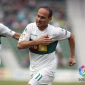 Nino celebra un gol con el Elche