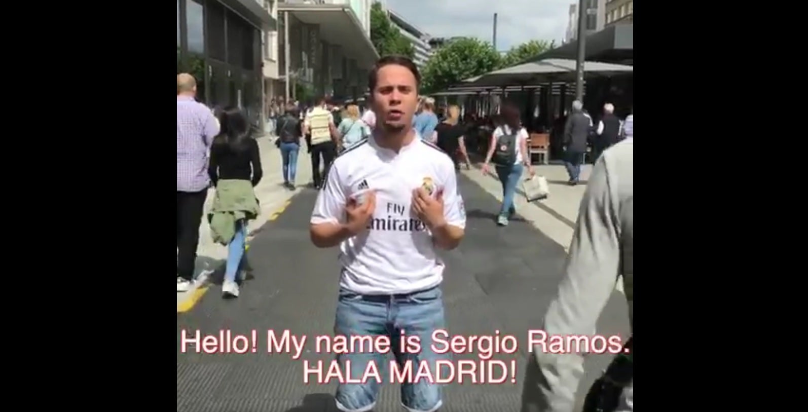 "Hola, mi nombre es Sergio Ramos": la parodia del central que se ha hecho viral en redes sociales "Hola, mi nombre es Sergio Ramos": la parodia del central que se ha hecho viral en redes sociales