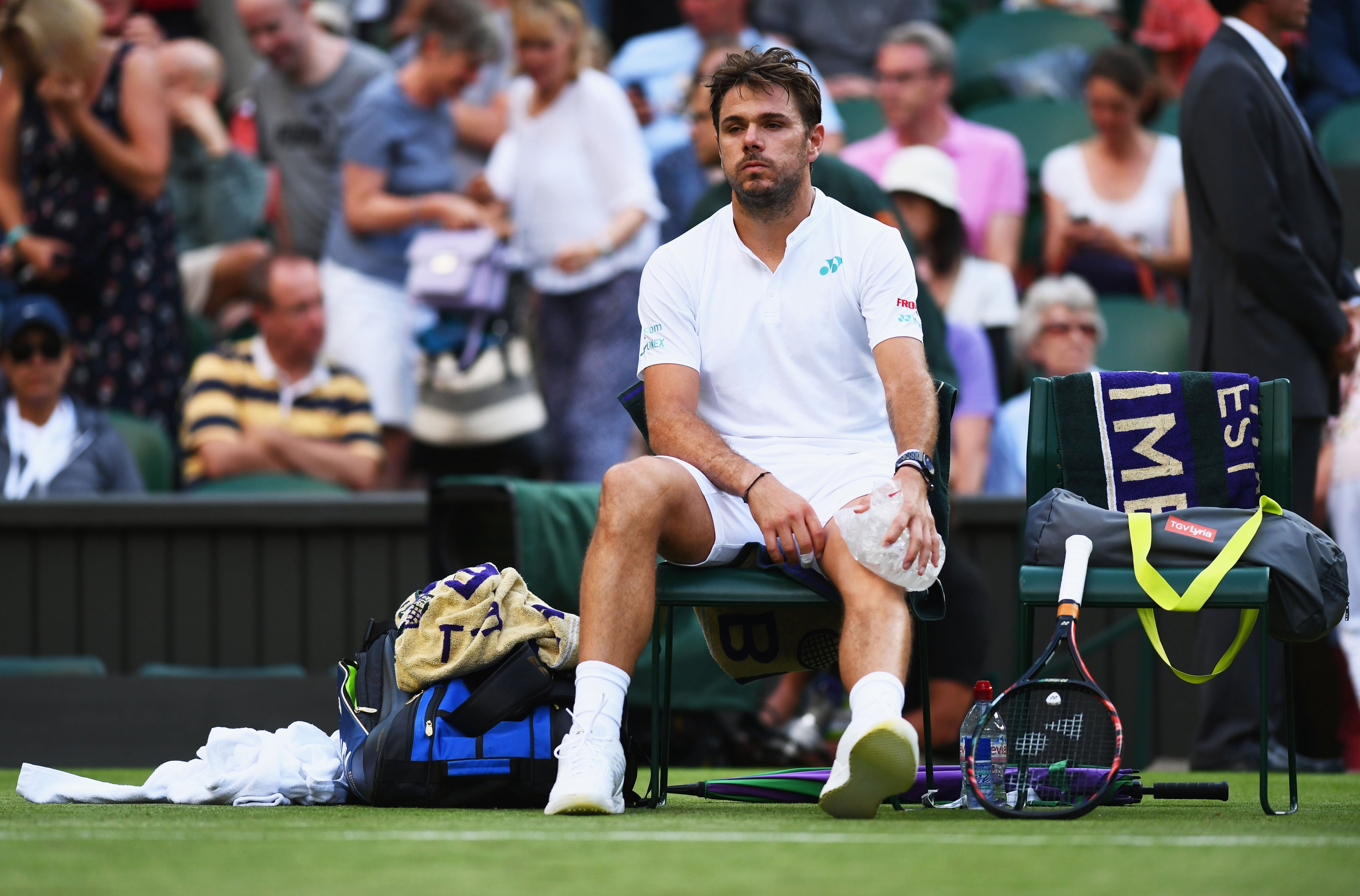 Wawrinka cae en su debut en Wimbledon ante Daniil Medvedev Wawrinka cae en su debut en Wimbledon ante Daniil Medvedev