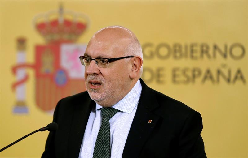 El conseller Baiget admite que probablemente no haya referéndum y teme por su patrimonio El conseller Baiget admite que probablemente no haya referéndum y teme por su patrimonio