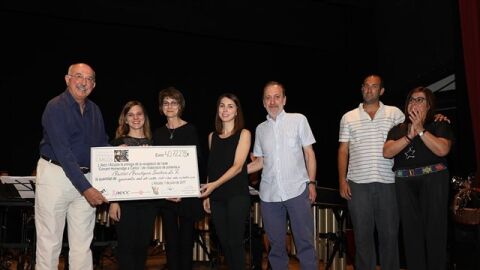 Entrega de fondos al Hospital La Fe para investigar la leucemia