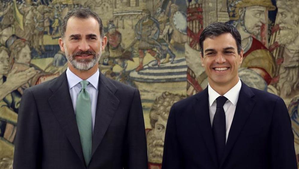 El Rey Felipe VI y Pedro Sánchez