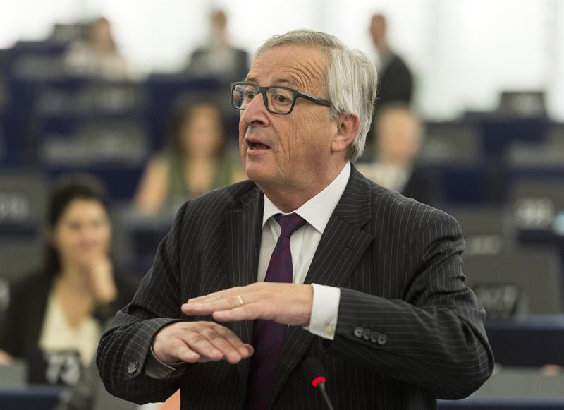 Bronca de Juncker al Parlamento Europeo al ver sólo a 30 de 751 diputados en un pleno Bronca de Juncker al Parlamento Europeo al ver sólo a 30 de 751 diputados en un pleno
