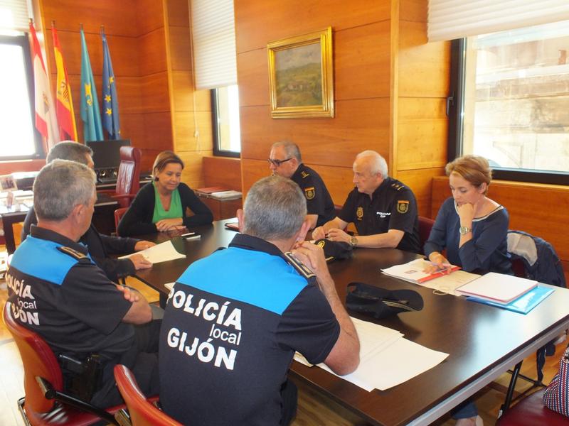Más de Uno Gijón 05/07/2017 con Ana Fierro Más de Uno Gijón 05/07/2017 con Ana Fierro
