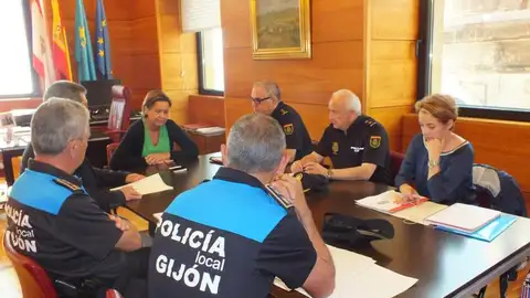 Reunión de la Alcaldesa de Gijón con mandos policiales Seguridad en Gijón