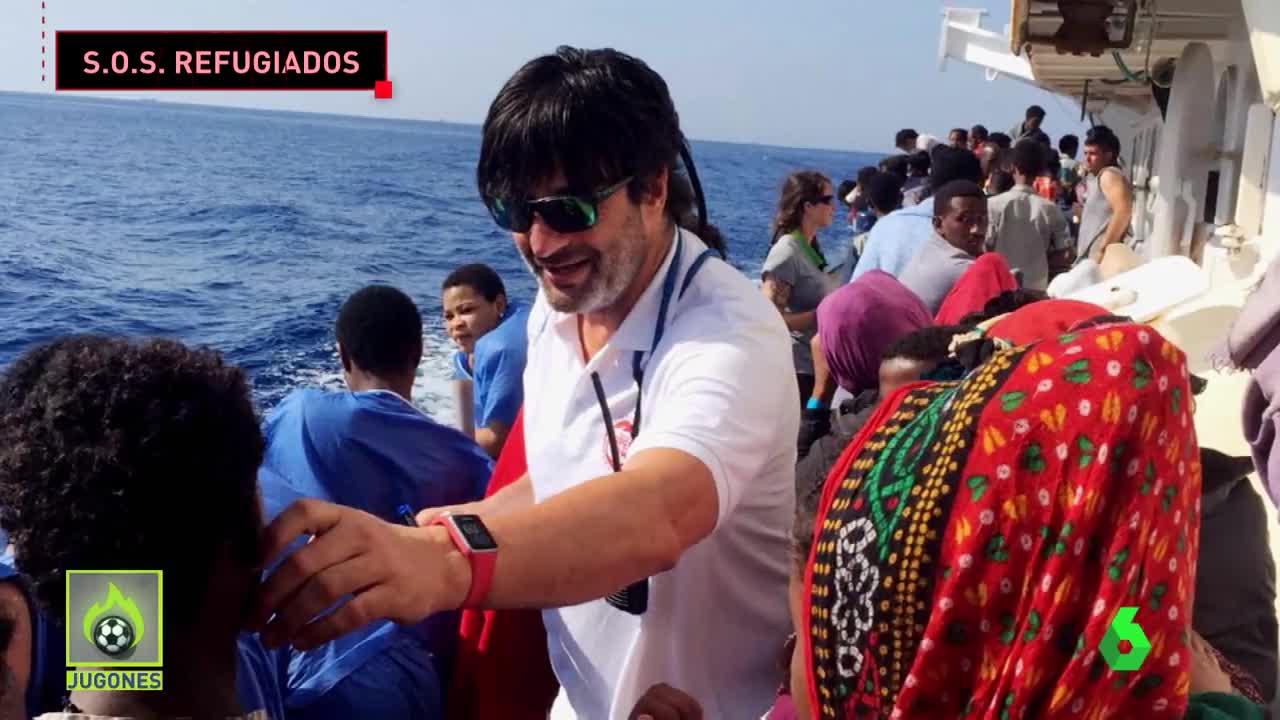 Jordi Villacampa: "No he visto barcos gubernamentales ayudando a los refugiados en alta mar, sólo había voluntarios" Jordi Villacampa: "No he visto barcos gubernamentales ayudando a los refugiados en alta mar, sólo había voluntarios"