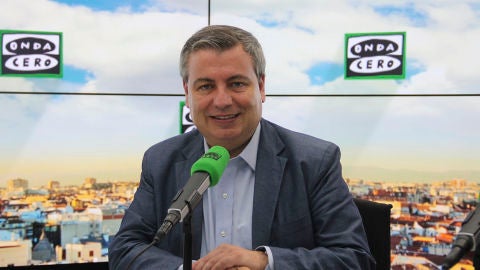 Jordi Xucl&agrave; en los estudios de Onda Cero